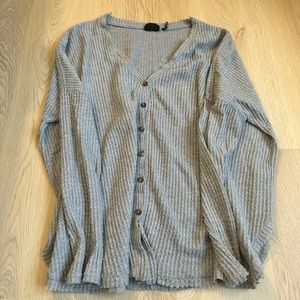 Great condition. Oversized size small great sweater from urban outfitters.